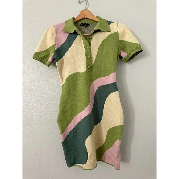 Blue Blush Born To Be Alive Mini Dress Green sz Medium Abstract print - Picture 2 of 5